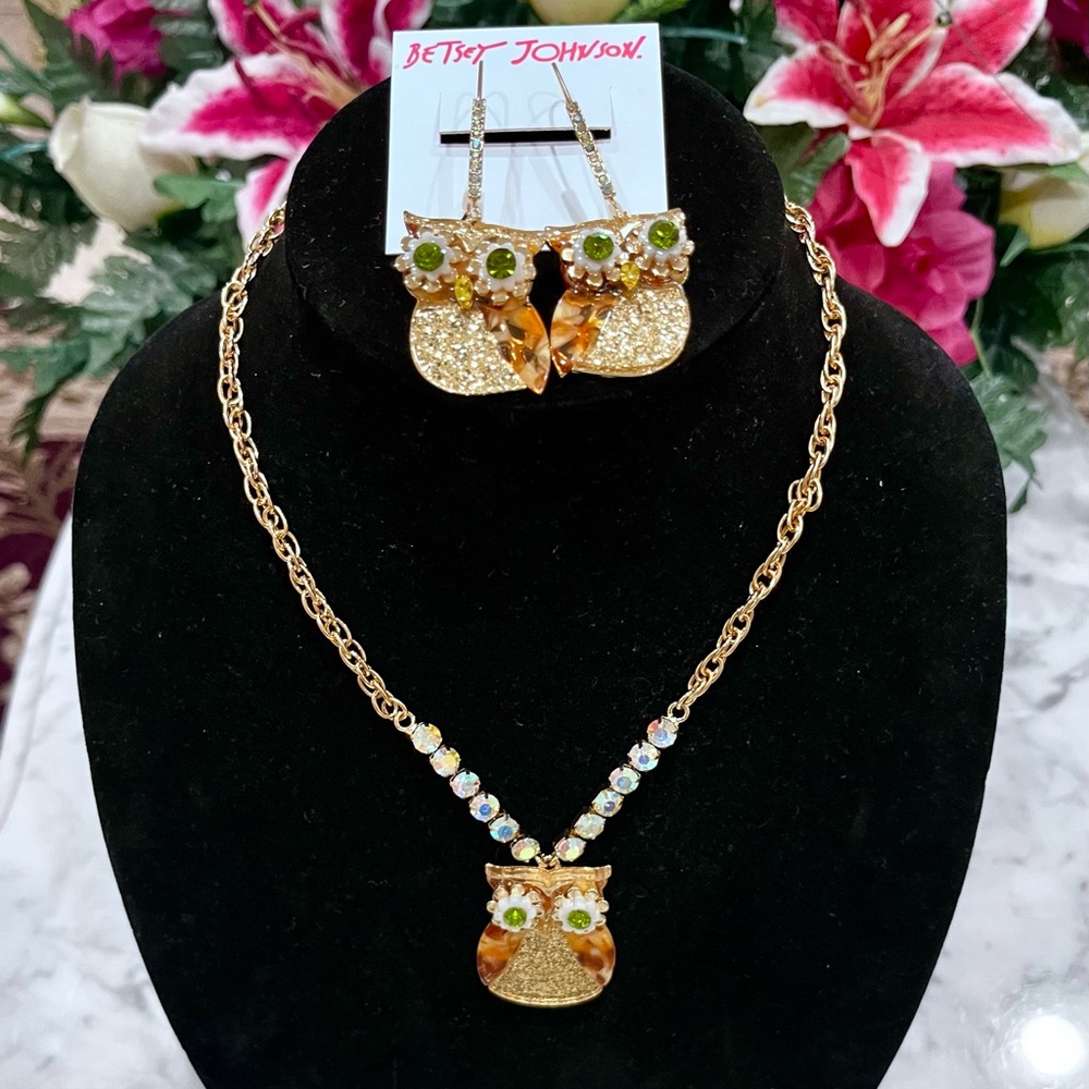 Betsey Johnson Owls Chrystal necklace and Matching earrings.